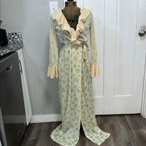 1970’S NYLON RUFFLED ROBE DRESS BOUDOIR LINGERIE